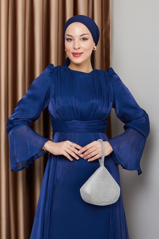 فستان سهرة حرير من يوريو مع تنورة كيب ك. نيلي 1235