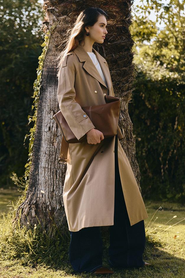 Water-Repellent Trench Coat with Cape and Epaulette Detail and Snap Closure K. KAMEL 6709