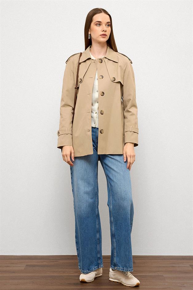 Water-Repellent Short Trench Coat with Cape and Epaulette Details IVORY 6765