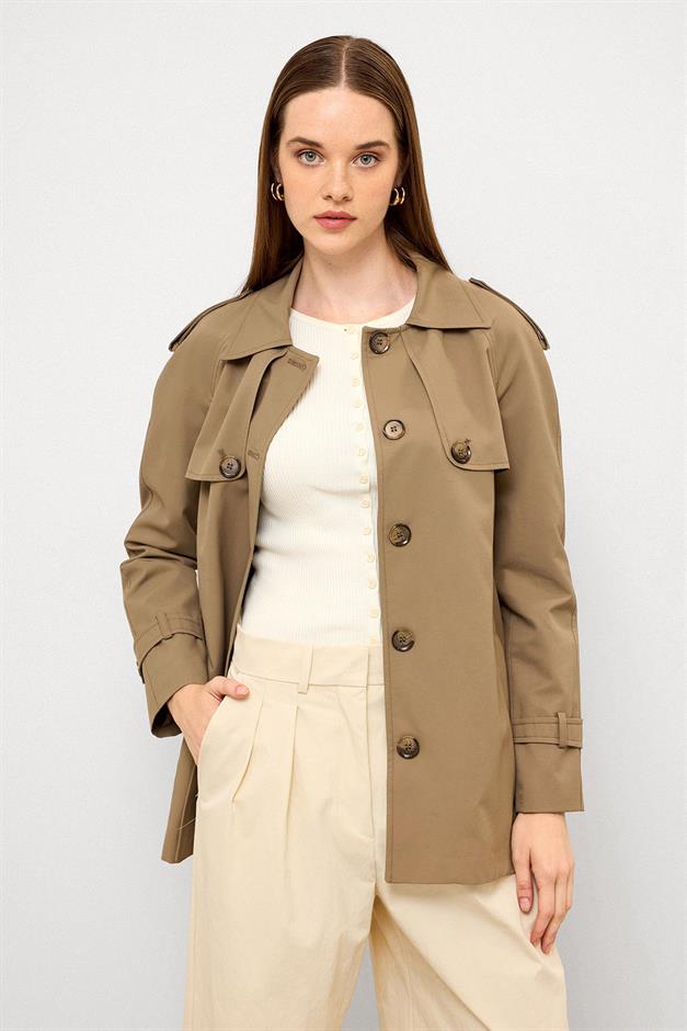 Water-Repellent Short Trench Coat with Cape and Epaulette Details VIZON 6765