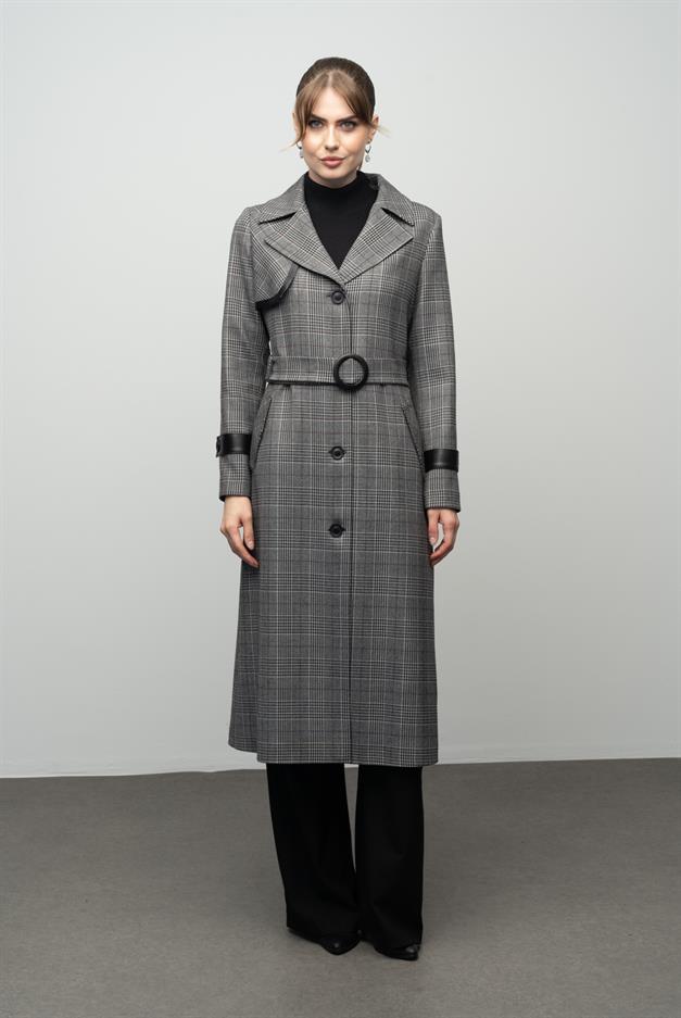 عباءة منقوشة بتفاصيل جلدية أسود 6613