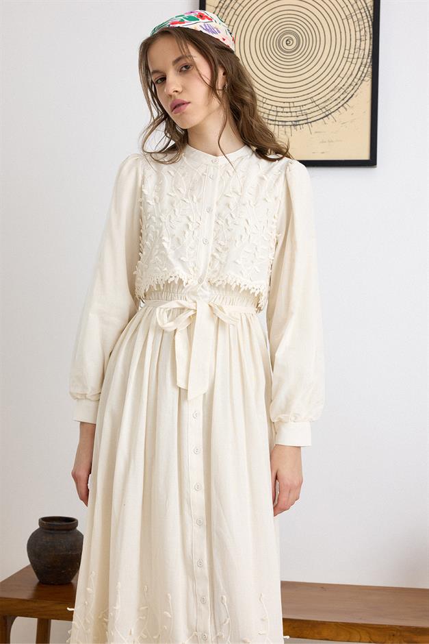 Pelerin ve Eteği Üç Boyutlu Aplikeli Exclusive Elbise KREM 9432-E