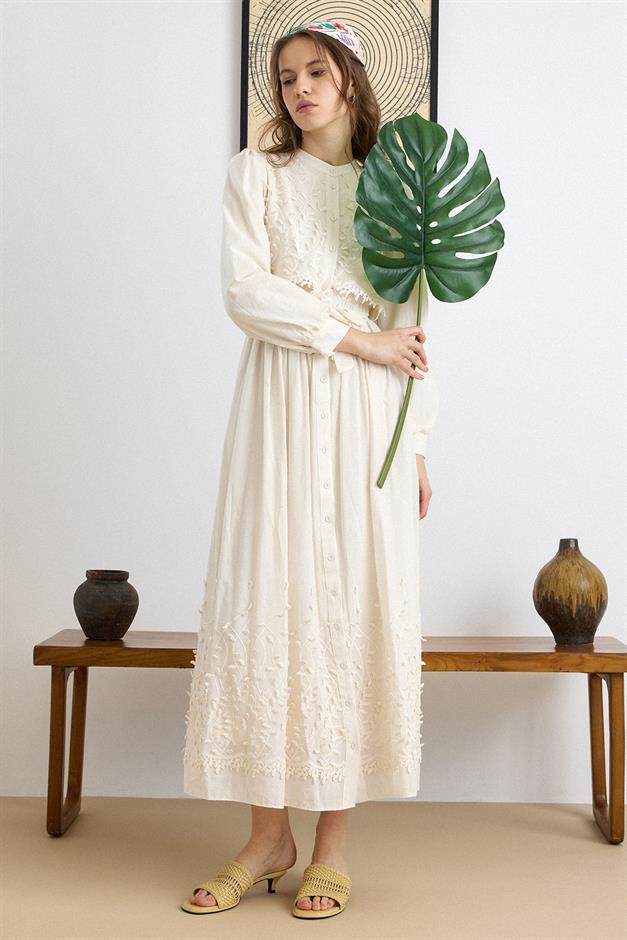 Pelerin ve Eteği Üç Boyutlu Aplikeli Exclusive Elbise KREM 9432-E