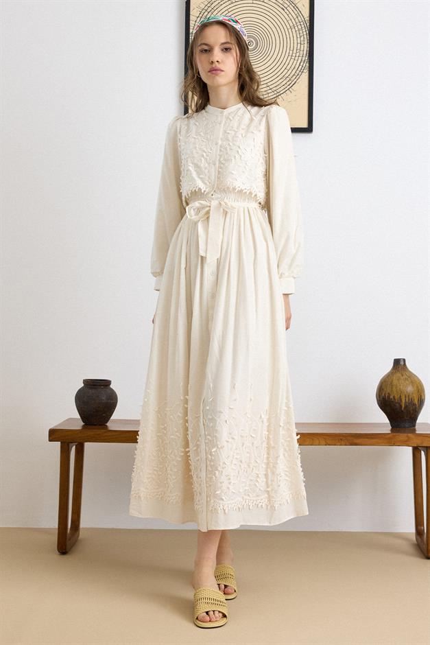 Pelerin ve Eteği Üç Boyutlu Aplikeli Exclusive Elbise KREM 9432-E