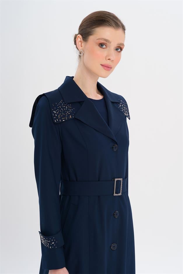 Pelerin ve Kol Ağzı Taş Detaylı Astarlı Pardesü LACİVERT 6746