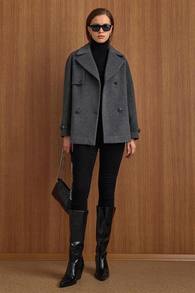 Pelerin ve Kol Patı Detaylı Kruvaze Kısa Kaban KOYU GRİ 3161