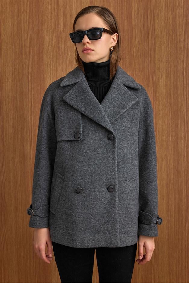 Pelerin ve Kol Patı Detaylı Kruvaze Kısa Kaban KOYU GRİ 3161