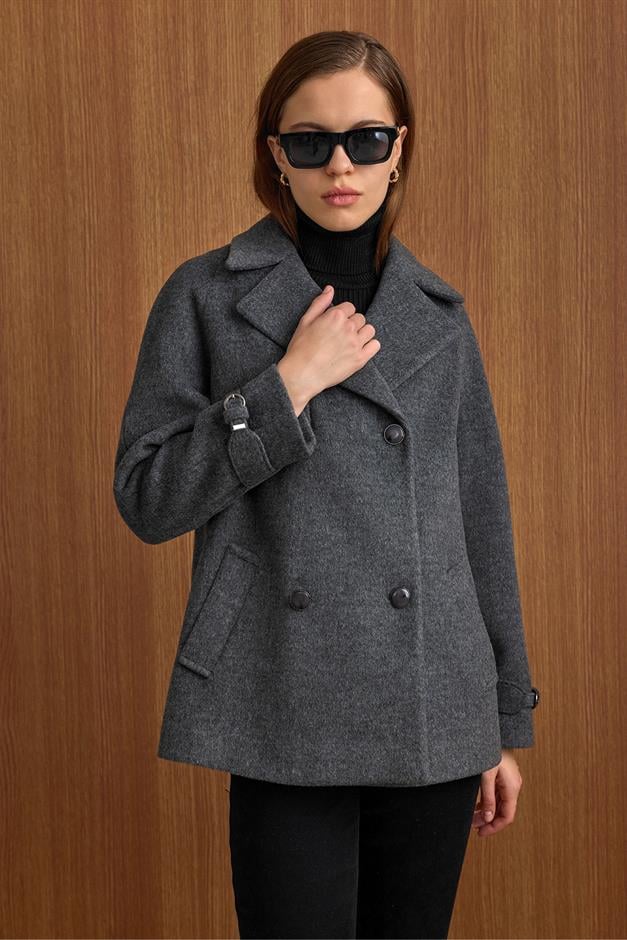 Pelerin ve Kol Patı Detaylı Kruvaze Kısa Kaban KOYU GRİ 3161