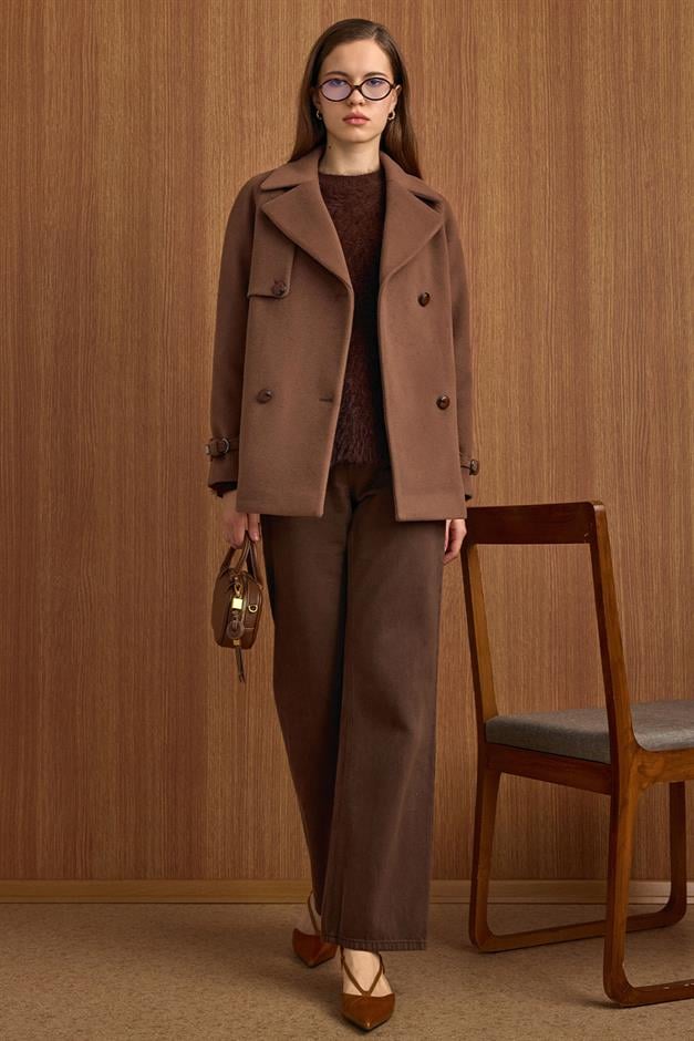 Pelerin ve Kol Patı Detaylı Kruvaze Kısa Kaban A.KAHVE 3161