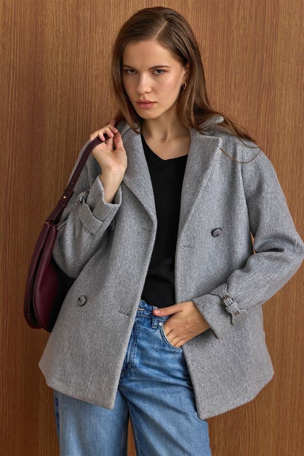 Pelerin ve Kol Patı Detaylı Kruvaze Kısa Kaban AÇIK GRİ 3161