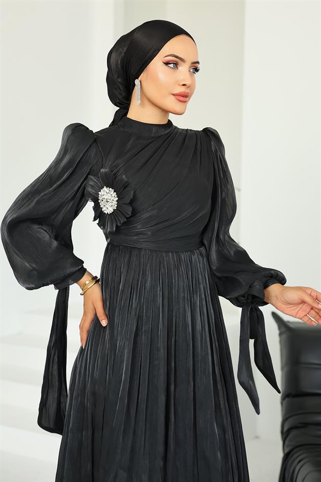 فستان سهرة حرير يويو للحجاب مزين بثنيات ودبوس حجري أسود 1244