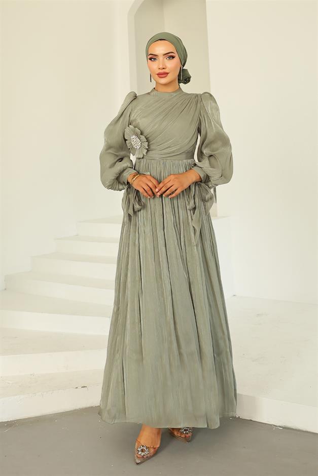 فستان سهرة حرير يويو للحجاب مزين بثنيات ودبوس حجري أخضر فاتح 1244
