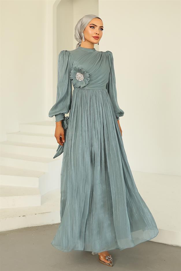 فستان سهرة حرير يويو للحجاب مزين بثنيات ودبوس حجري أخضر مائي 1244