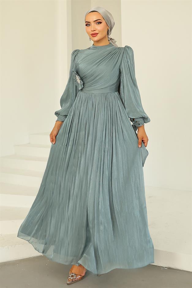 فستان سهرة حرير يويو للحجاب مزين بثنيات ودبوس حجري أخضر مائي 1244