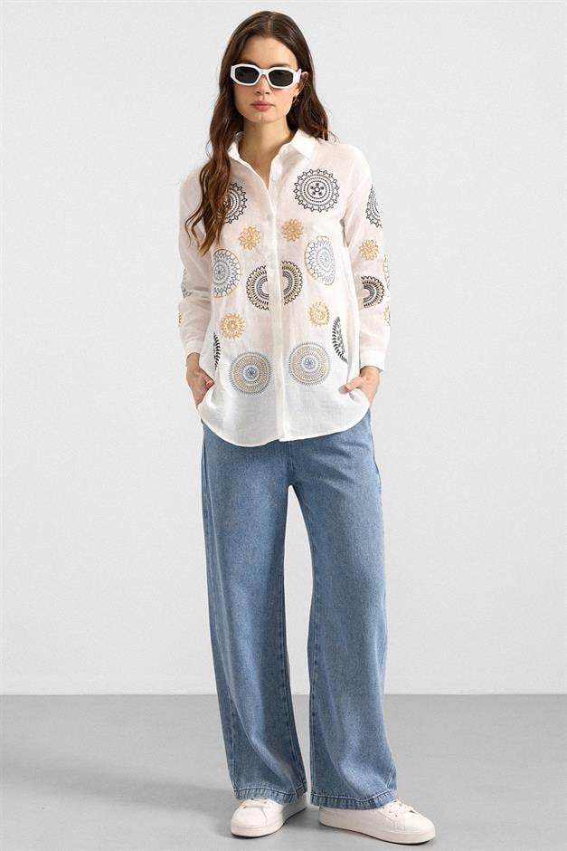 Pul ve Nakış Detaylı Salaş Gömlek BEYAZ 9411