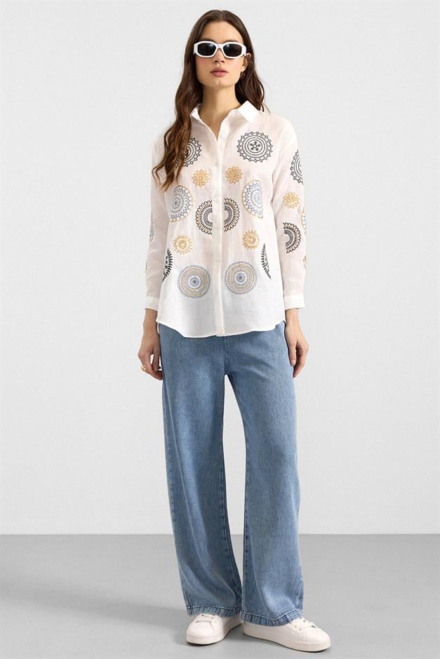 Pul ve Nakış Detaylı Salaş Gömlek BEYAZ 9411