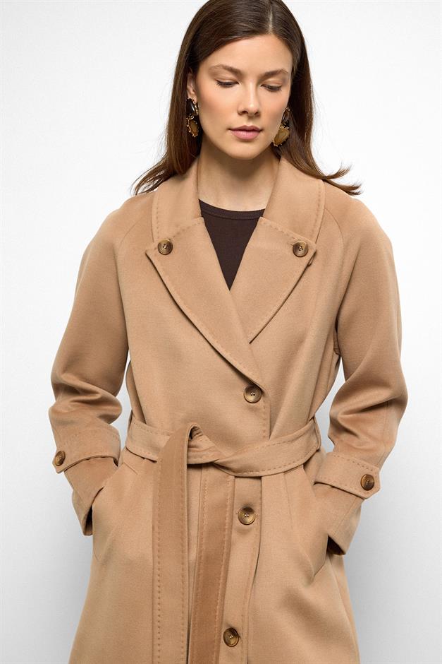 معطف كشمير متوسط الطول بتفاصيل غرزة بونتو وظهر مطوي بسكويت 3113