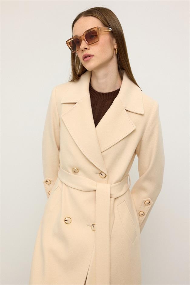 معطف بتصميم ذاتي، إصدار محدود، بتفاصيل غرزة بونتو كريم 3134