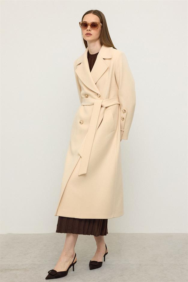 معطف بتصميم ذاتي، إصدار محدود، بتفاصيل غرزة بونتو كريم 3134