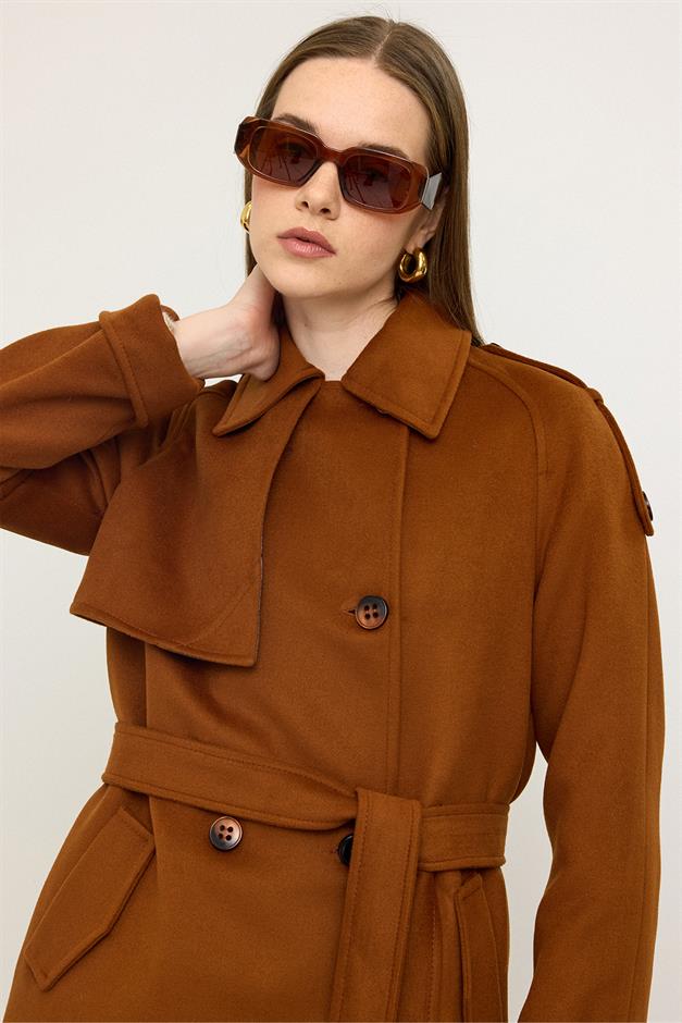 معطف من الكشمير بأكمام راجلان وكتف مدبب وتفاصيل عباءة الصدأ 3131