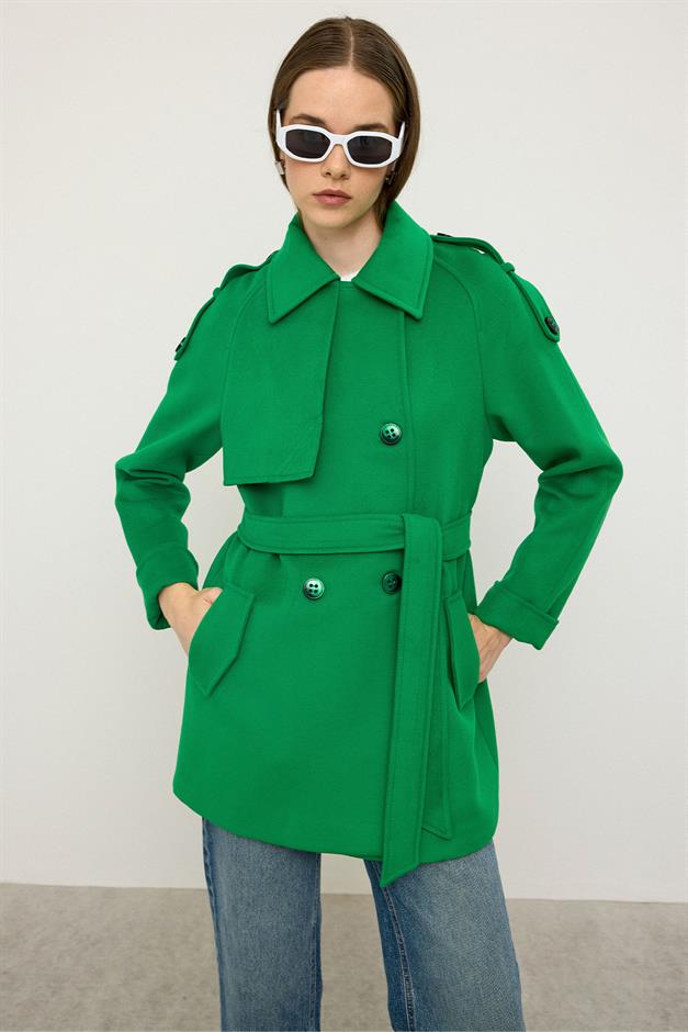 معطف من الكشمير بأكمام راجلان وكتف مدبب وتفاصيل عباءة أخضر فاتح 3131