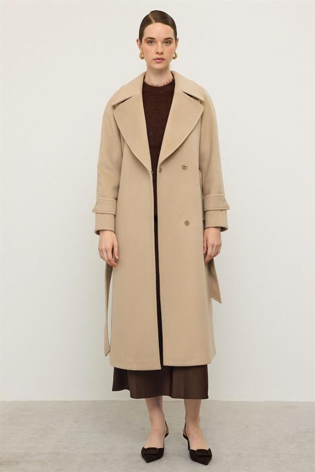 معطف متوسط الطول بأكمام راجلان وإغلاق بزر كبس يفعل 3145