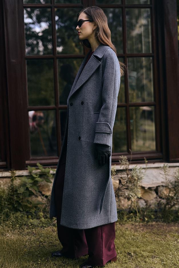 معطف متوسط الطول بأكمام راجلان وإغلاق بزر كبس رمادي غامق 3145