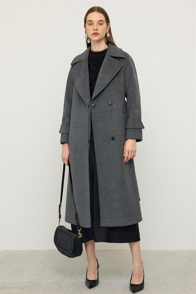 معطف متوسط الطول بأكمام راجلان وإغلاق بزر كبس رمادي غامق 3145