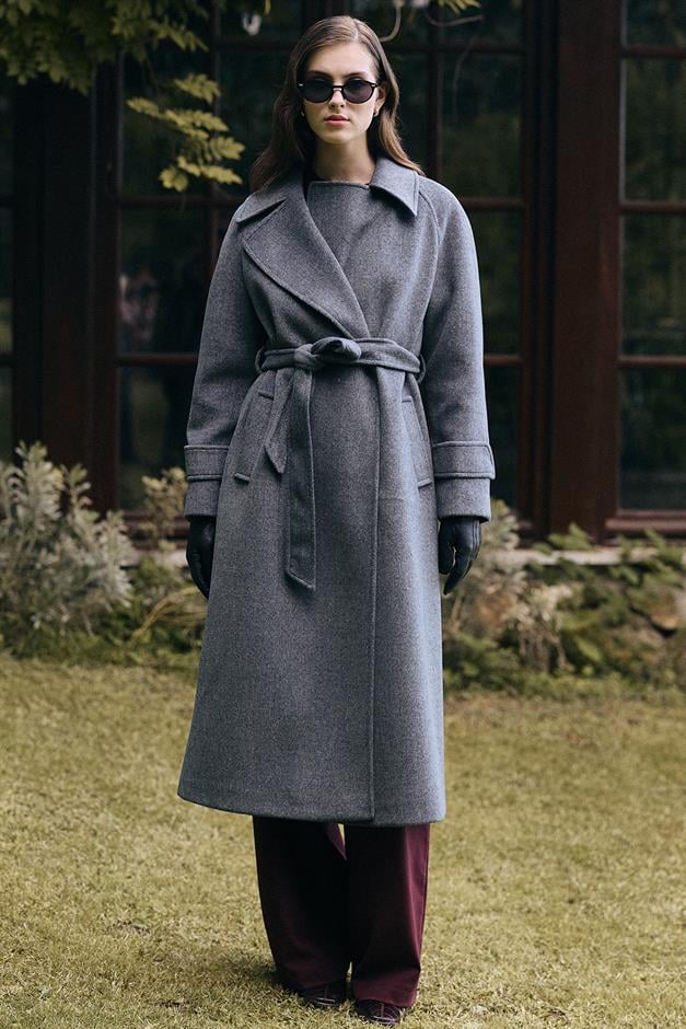 معطف متوسط الطول بأكمام راجلان وإغلاق بزر كبس رمادي غامق 3145