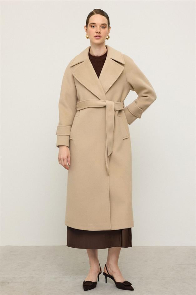 معطف متوسط الطول بأكمام راجلان وإغلاق بزر كبس يفعل 3145