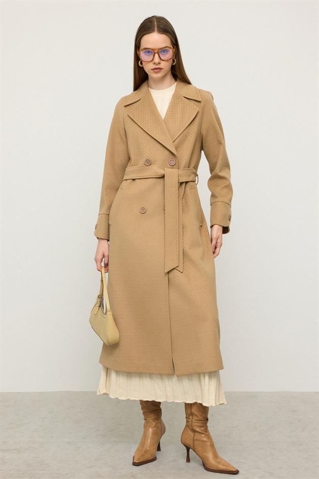 معطف بأكمام راجلان وتفاصيل نقش ذاتي، إصدار محدود كامل 3141