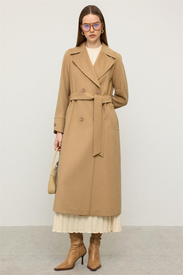 معطف بأكمام راجلان وتفاصيل نقش ذاتي، إصدار محدود كامل 3141