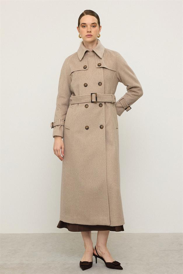 معطف طويل من الموهير بأكمام راجلان وتفاصيل كيب عمر 3144