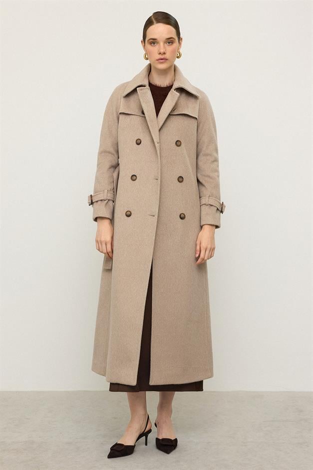 معطف طويل من الموهير بأكمام راجلان وتفاصيل كيب عمر 3144