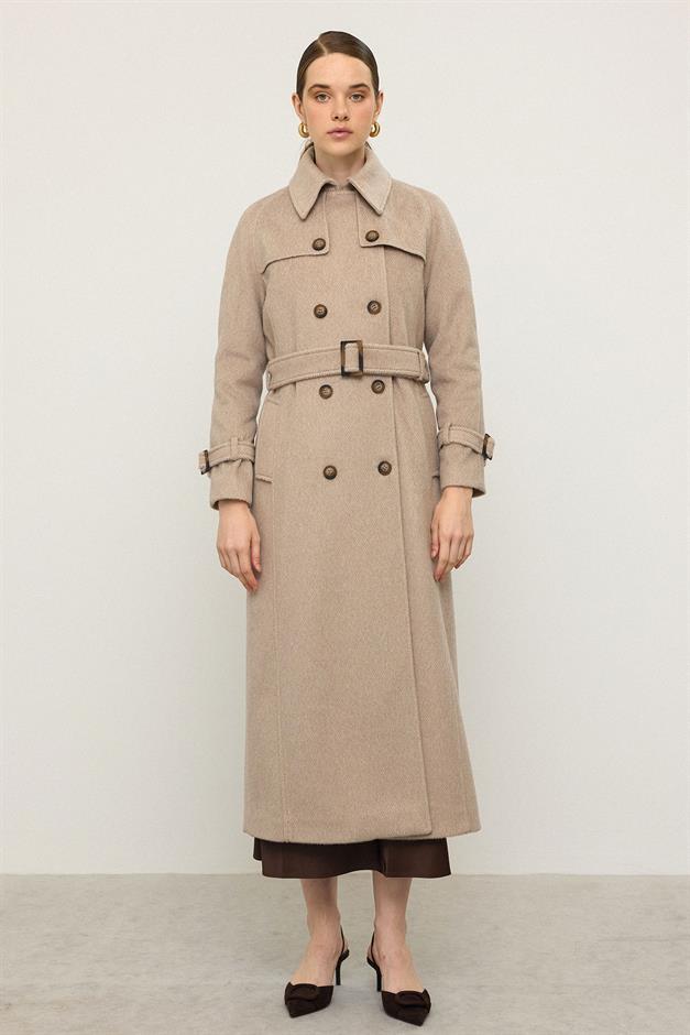 معطف طويل من الموهير بأكمام راجلان وتفاصيل كيب عمر 3144