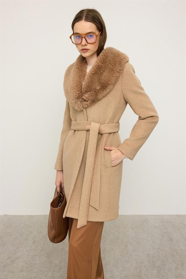 معطف فرو بياقة شال ومربوط حول الخصر أ.كامل 3093