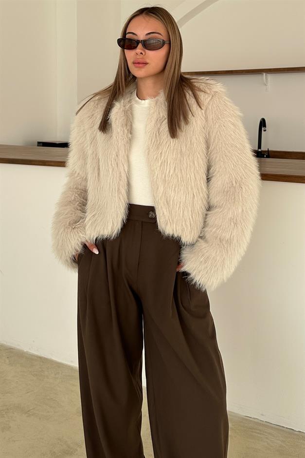 سترة قصيرة من الفرو الصناعي برقبة دائرية حجر 1014