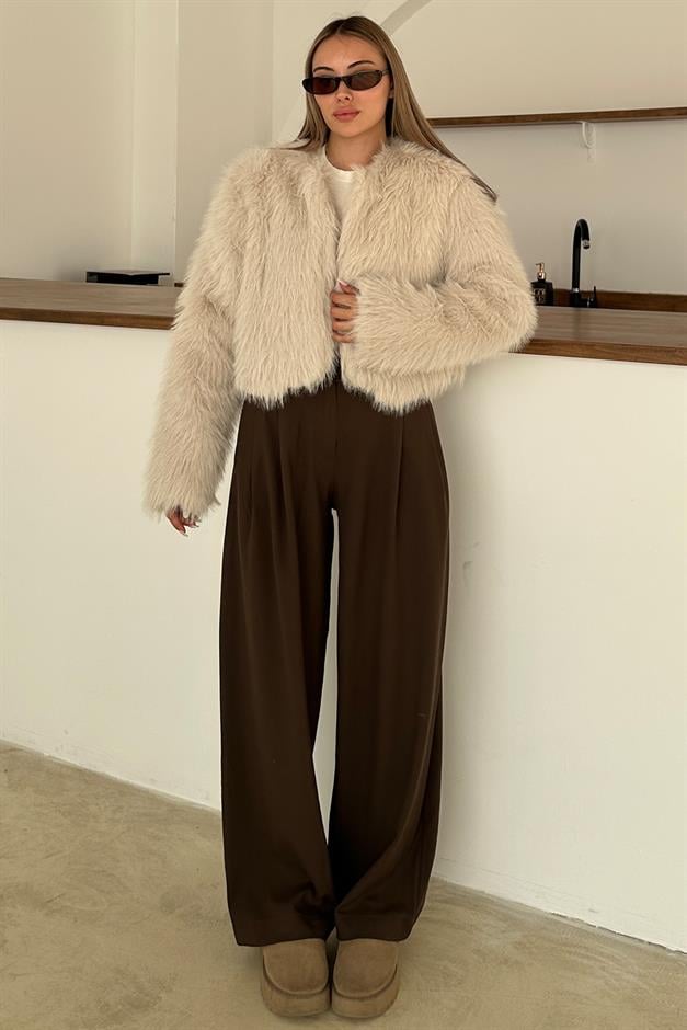 سترة قصيرة من الفرو الصناعي برقبة دائرية حجر 1014