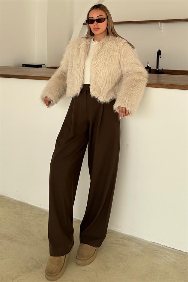 سترة قصيرة من الفرو الصناعي برقبة دائرية حجر 1014