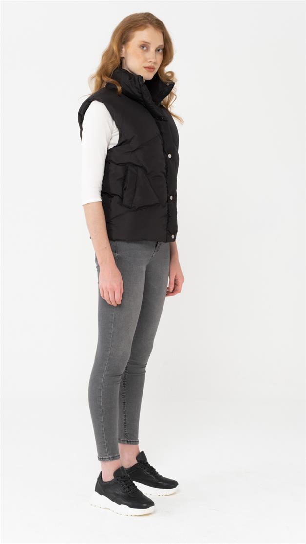 Sports Short Puffer Vest BLACK 8205