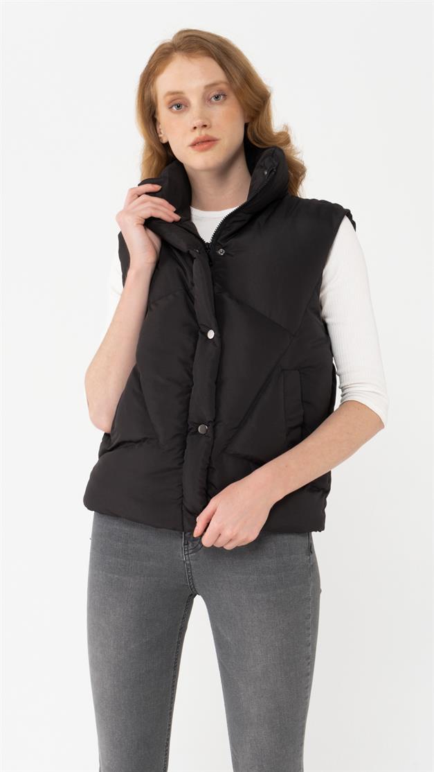 Sports Short Puffer Vest BLACK 8205