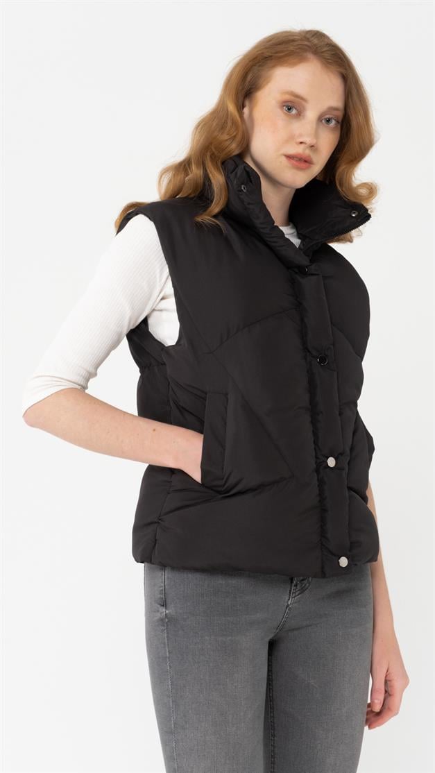 Sports Short Puffer Vest BLACK 8205