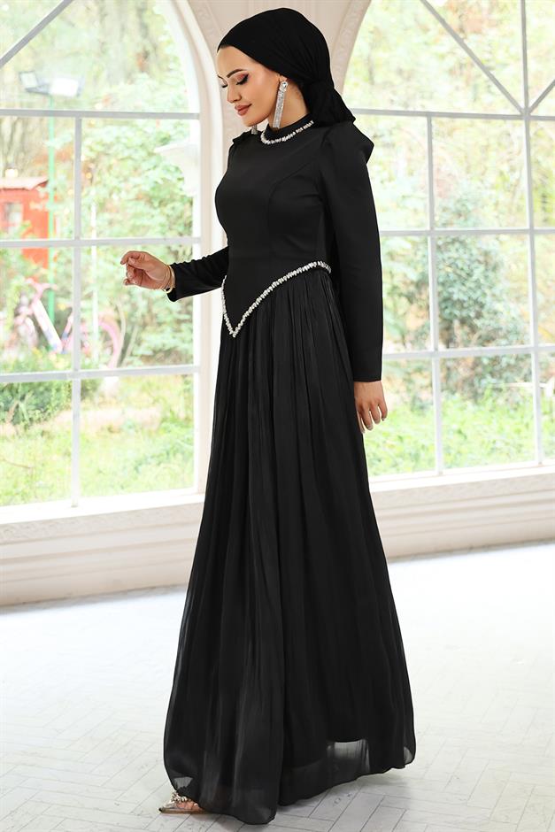 Taş Detaylı Eteği Piliseli Saten ve Yoryo İpek Tesettür Abiye Elbise SİYAH 1046