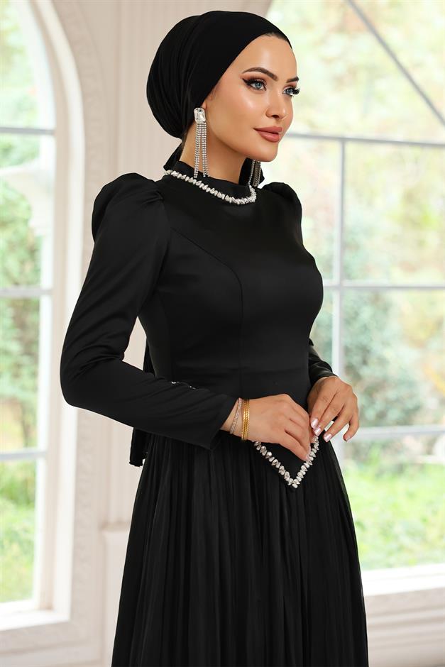 Taş Detaylı Eteği Piliseli Saten ve Yoryo İpek Tesettür Abiye Elbise SİYAH 1046
