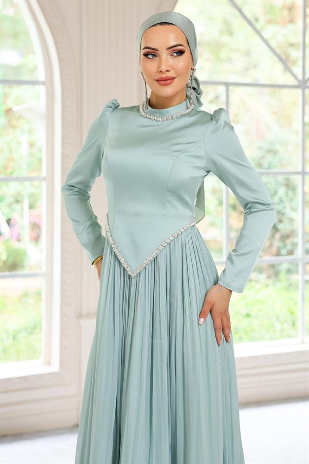 Taş Detaylı Eteği Piliseli Saten ve Yoryo İpek Tesettür Abiye Elbise MİNT 1046