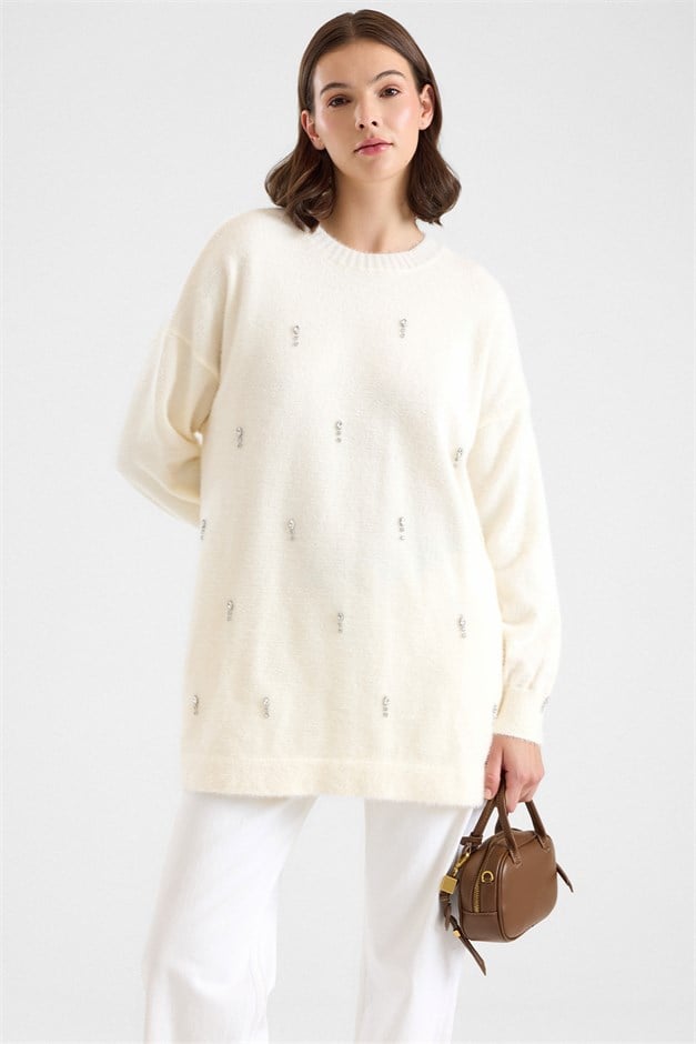 Taş Detaylı Soft Kumaş Oversize Triko Kazak EKRU 8290
