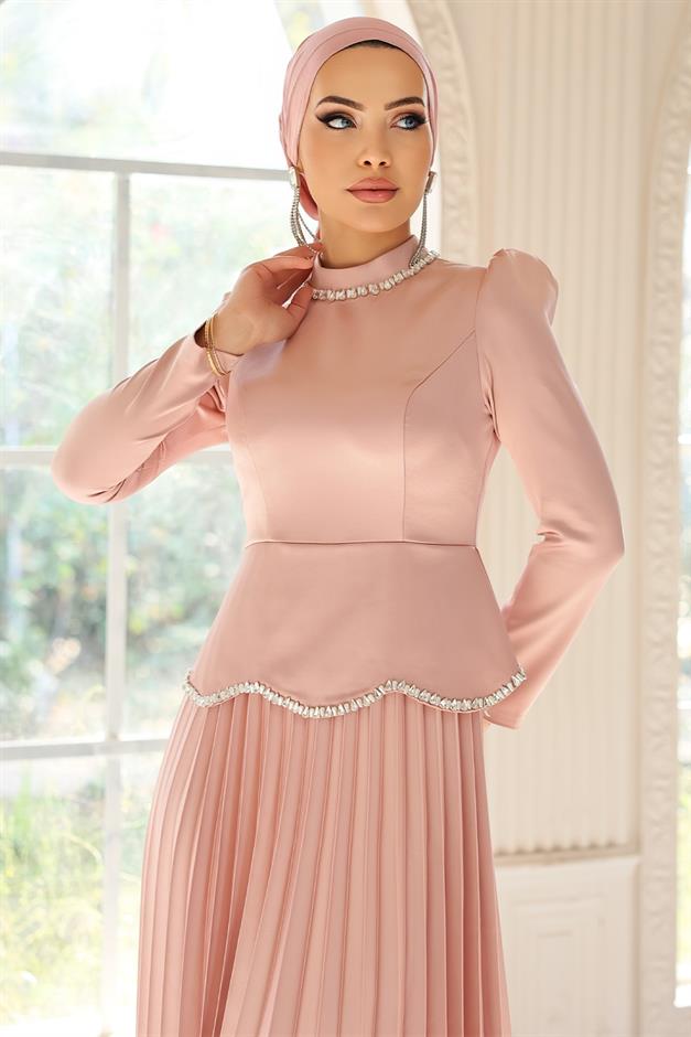 Taş ve İnci Detaylı Piliseli Saten Tesettür Abiye Elbise PUDRA 1682