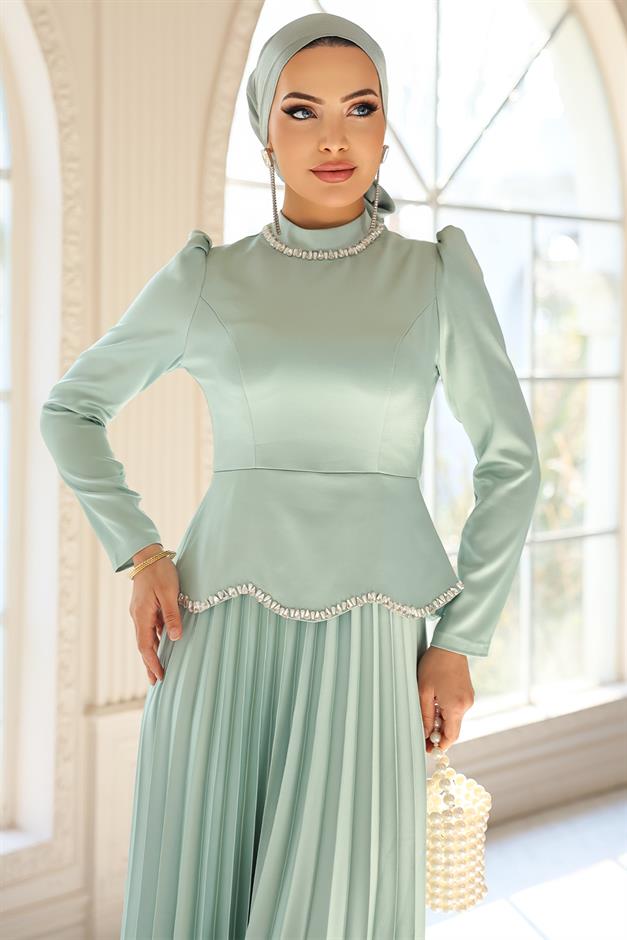 Taş ve İnci Detaylı Piliseli Saten Tesettür Abiye Elbise MİNT 1682