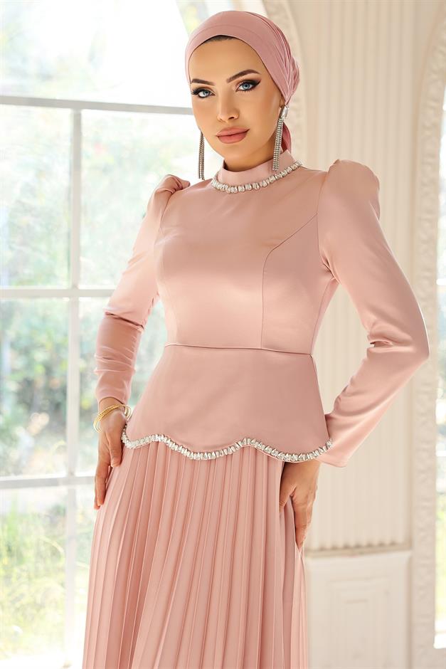 Taş ve İnci Detaylı Piliseli Saten Tesettür Abiye Elbise PUDRA 1682