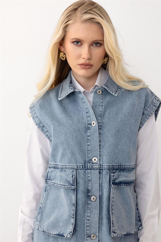 Oversized Denim Vest with Pocket and Button Closure BLUE 8252